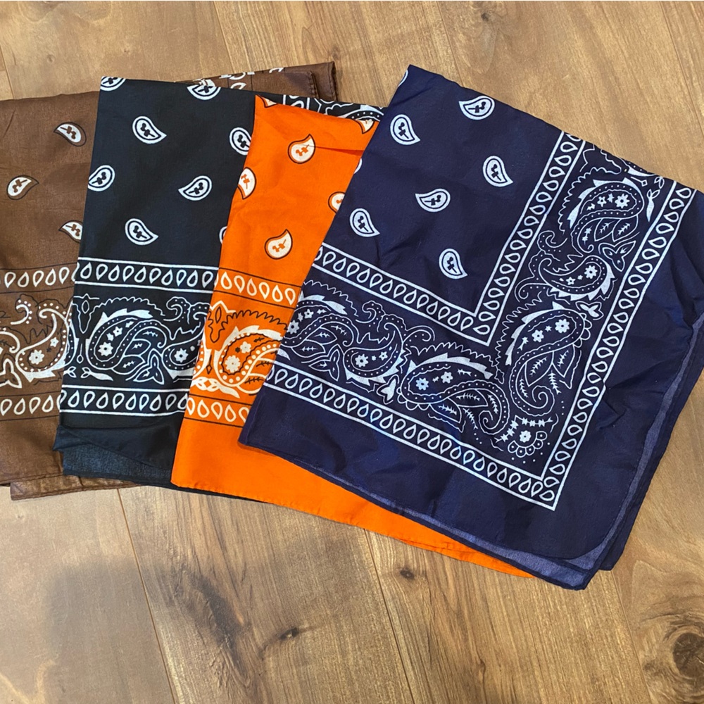 4 costume bandanas